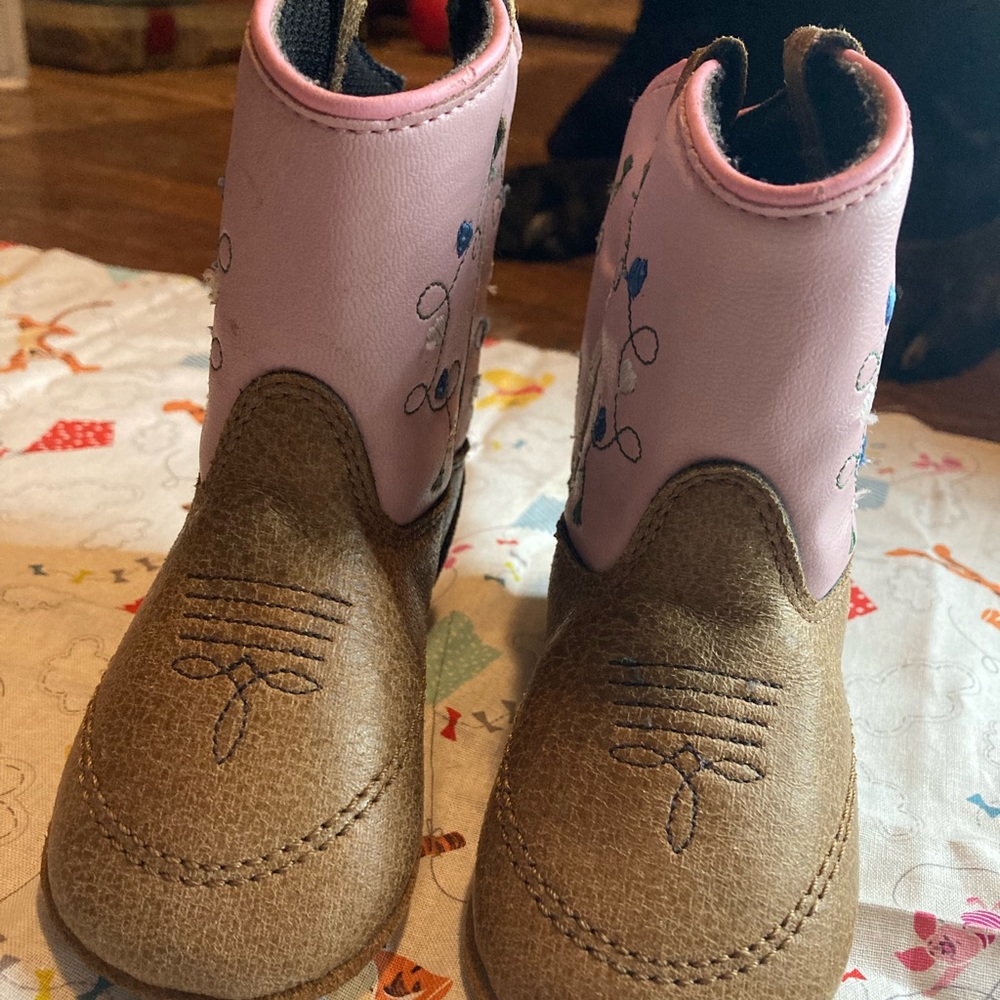 ADORABLE SOFT STYLE TODDLER COW GIRL BOOTS 💖